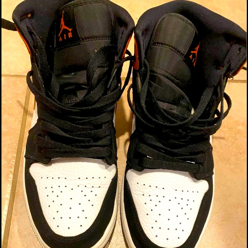 This is Authentic Nike sneaker in new condition